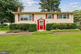 3604 Heritage Ln, Fairfax, VA 22030 - Photo 1