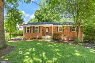 3231 Fair Woods Pkwy, Fairfax, VA 22030 - Photo 1