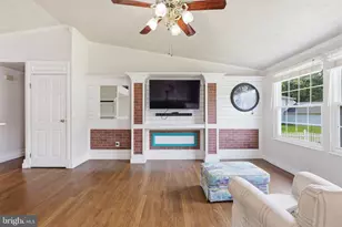 10221 Foxborough Ct, Manassas, VA 20110 - Photo 17