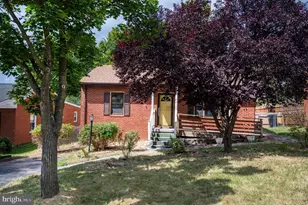 373 Walton St, Strasburg, VA 22657 - Photo 1