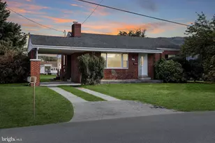 335 Royal Ave, Strasburg, VA 22657 - Photo 1