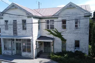 208 Piccadilly St, Edinburg, VA 22824 - Photo 1