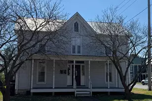 310 E Queen St, Strasburg, VA 22657 - Photo 1