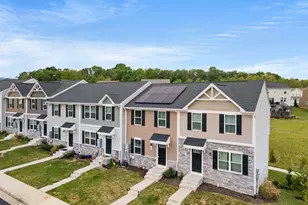 102 Spring Pl, Strasburg, VA 22657 - Photo 1