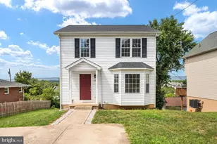 395 Stonewall St, Strasburg, VA 22657 - Photo 1