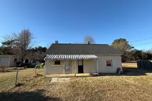 303 Powell St, Fredericksburg, VA 22408 - Photo 1