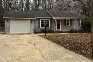 402 Cleveland Ct, Fredericksburg, VA 22407 - Photo 1