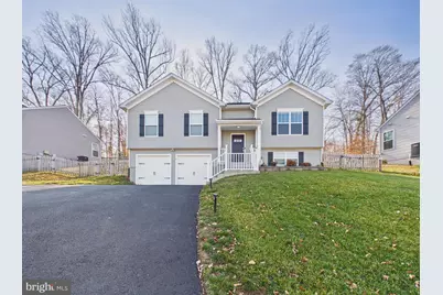 8 Howard Circle, Fredericksburg, VA 22405 - Photo 1