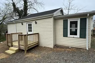 243 Cambridge St, Fredericksburg, VA 22405 - Photo 1