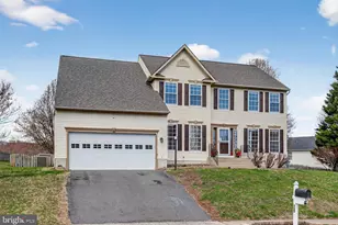 28 Basalt Dr, Fredericksburg, VA 22406 - Photo 1