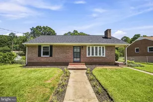 205 Maple St, Fredericksburg, VA 22405 - Photo 1