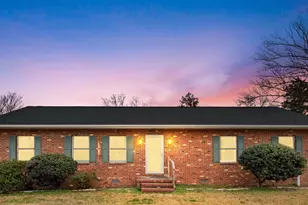 186 E Potomac Dr, Colonial Beach, VA 22443 - Photo 1