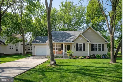 219 Santa Maria Avenue, Colonial Beach, VA 22443 - Photo 1