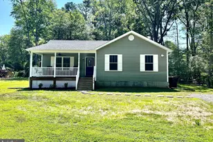 346 Brooks Dr, Colonial Beach, VA 22443 - Photo 1
