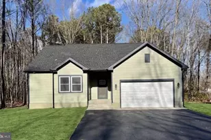 107 Pinewood Ln, Colonial Beach, VA 22443 - Photo 1