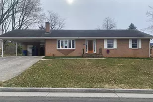 733 E Stonewall Dr, Front Royal, VA 22630 - Photo 1