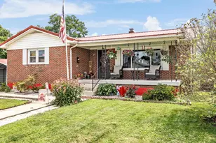 207 Clements St, Moorefield, WV 26836 - Photo 1
