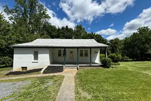 808 Chestnut Hill Rd, Harpers Ferry, WV 25425 - Photo 1