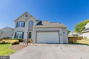 39 N Kimberwicke Dr, Charles Town, WV 25414 - Photo 1