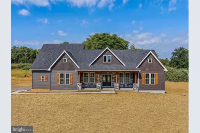 92 Oak Crest Dr, Kearneysville, WV 25430 - Photo 1