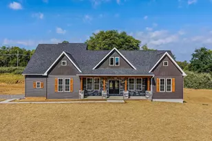 92 Oak Crest Dr, Kearneysville, WV 25430 - Photo 1