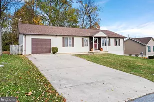 546 Fenway Dr, Charles Town, WV 25414 - Photo 1