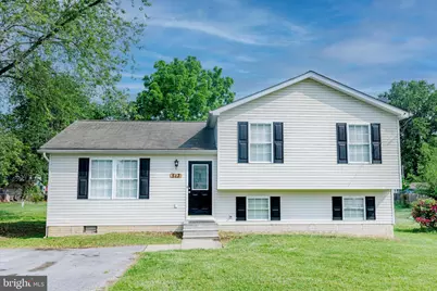 513 E 11th Avenue, Ranson, WV 25438 - Photo 1