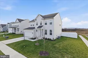 889 Barksdale Dr, Charles Town, WV 25414 - Photo 1