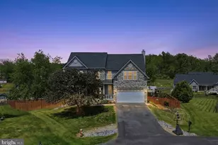 148 Contrail Dr, Kearneysville, WV 25430 - Photo 1