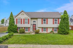 158 Wind shear Dr, Charles Town, WV 25414 - Photo 1