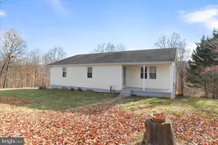 13 Oriole Cir, Berkeley Springs, WV 25411 - Photo 1