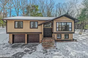 207 Ironwood Ln, Berkeley Springs, WV 25411 - Photo 1