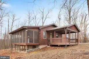 179 Persimmon Tree Ln, Hedgesville, WV 25427 - Photo 1