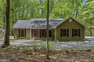 196 Flagstone Ln, Berkeley Springs, WV 25411 - Photo 1