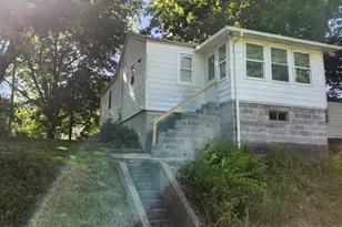 81 Norris Ave, Berkeley Springs, WV 25411 - Photo 1