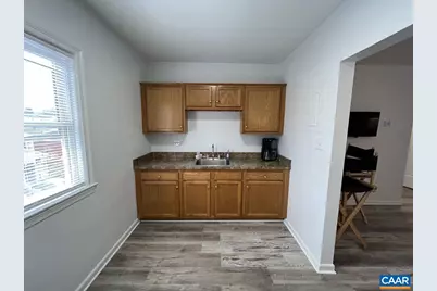 301 SW 7th St, Charlottesville, VA 22903 - Photo 5