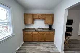 301 SW 7th St, Charlottesville, VA 22903 - Photo 5