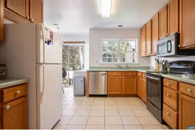 3260 Timberwood Pkwy, Charlottesville, VA 22911 - Photo 7