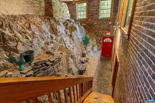 1915 E Market St, Charlottesville, VA 22902 - Photo 11