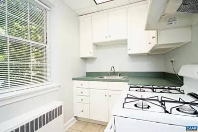 32 University Cir #202, Charlottesville, VA 22903 - Photo 5