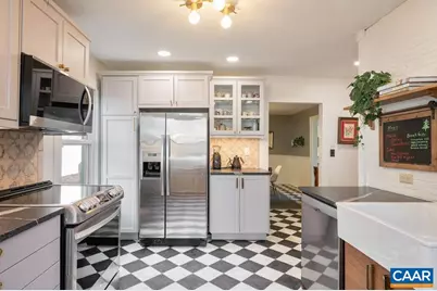 349 NW 10th St, Charlottesville, VA 22903 - Photo 11