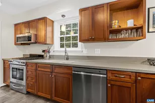 1570 Robin Ln, Charlottesville, VA 22911 - Photo 9