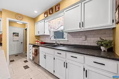 1817 Hearthglow Ln, Charlottesville, VA 22901 - Photo 15