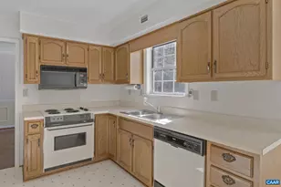 1889 Steeplechase Run, Charlottesville, VA 22911 - Photo 11