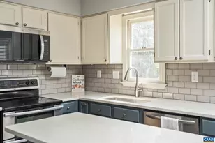 1143 Raintree Dr, Charlottesville, VA 22901 - Photo 7