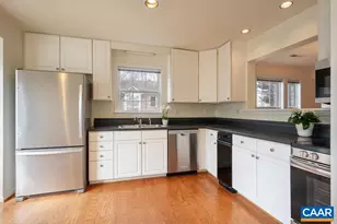 1411 Glenside Green, Charlottesville, VA 22901 - Photo 5