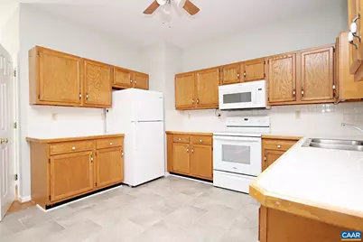 972 Grayson Ln, Charlottesville, VA 22903 - Photo 5