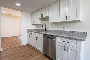 138 Scarborough Pl, Charlottesville, VA 22903 - Photo 3