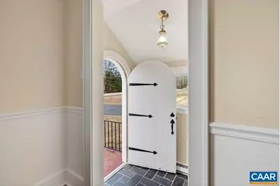 5694 Patrick Henry Hwy, Roseland, VA 22967 - Photo 3