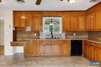 5694 Patrick Henry Hwy, Roseland, VA 22967 - Photo 15